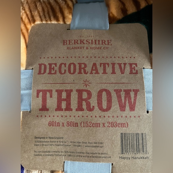 Berkshire Decorative Throw 60" x 80" Happy Hanukkah Blanket - Picture 5 of 5